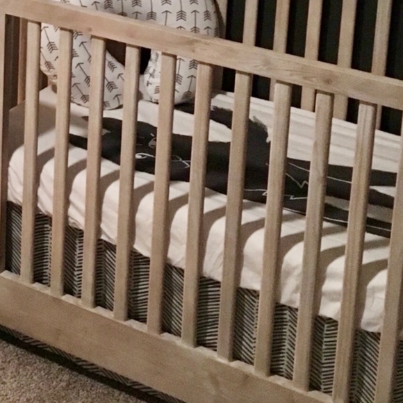 crib skirt - Picture 2 of 4